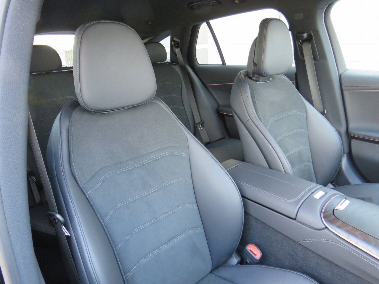 Mercedes-Benz E-Klasse – Bild 20