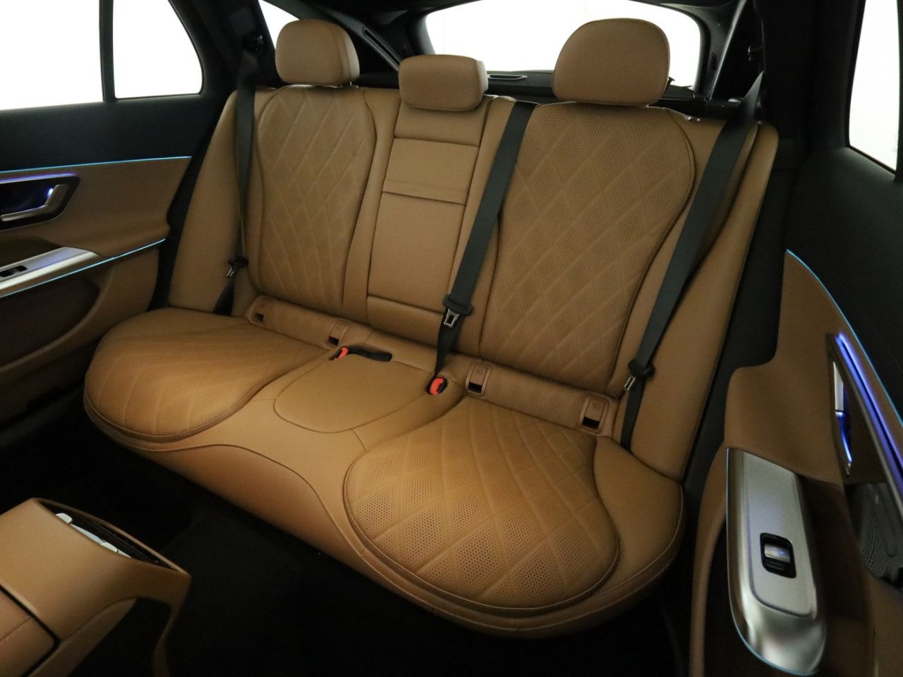 Mercedes-Benz E-Klasse – Bild 18