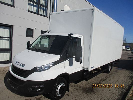 Vehicle image 1 / 5
