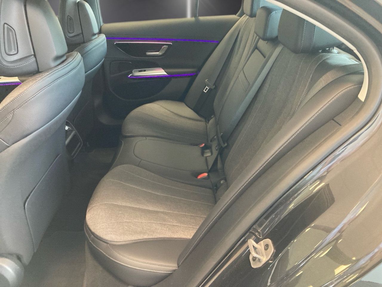 Mercedes-Benz E-Klasse – Bild 14