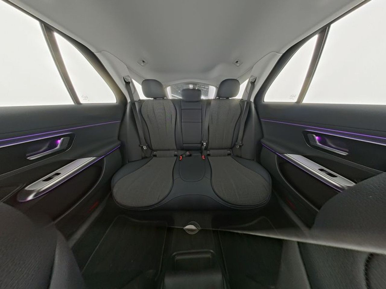 Mercedes-Benz E-Klasse – Bild 9