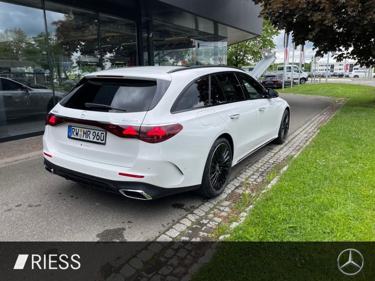 Mercedes-Benz E-Klasse – Bild 6