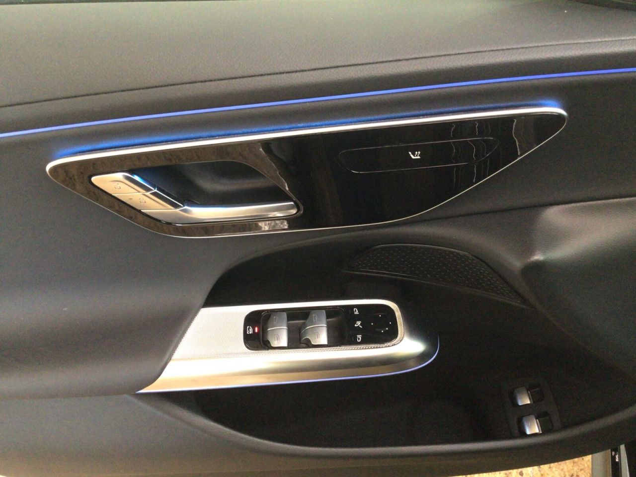 Mercedes-Benz E-Klasse – Bild 13