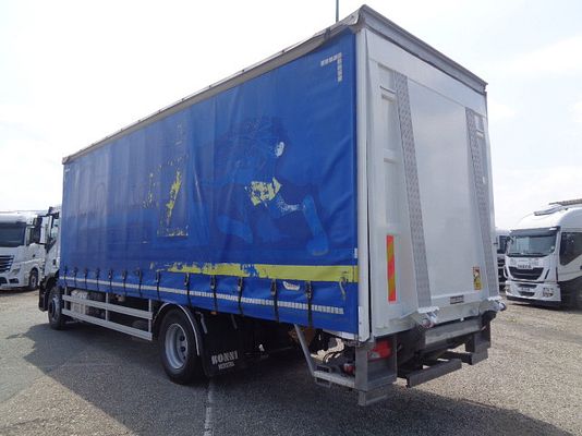 Vehicle image 6 / 15