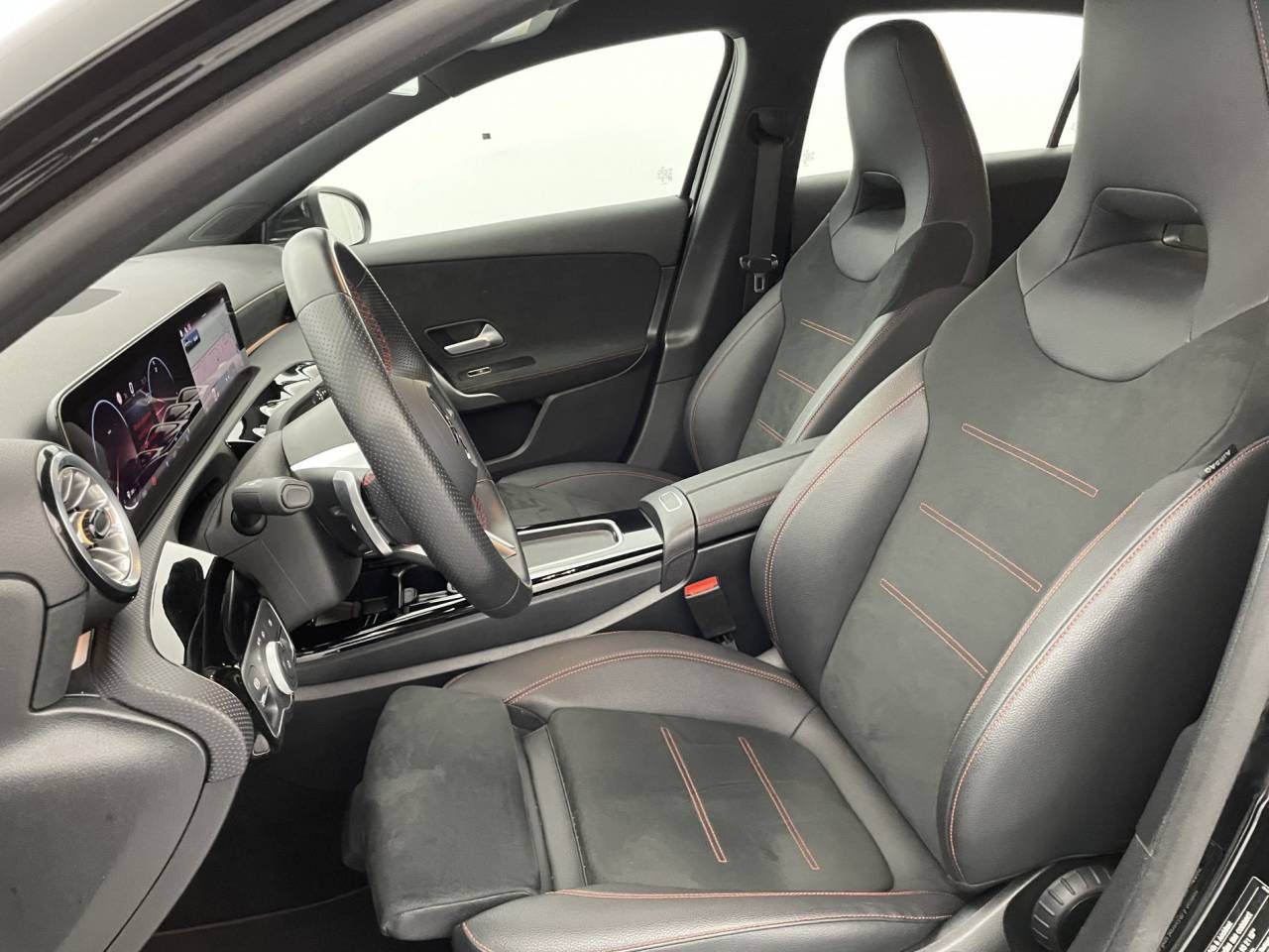 Photo du v&eacute;hicule 15 / 18