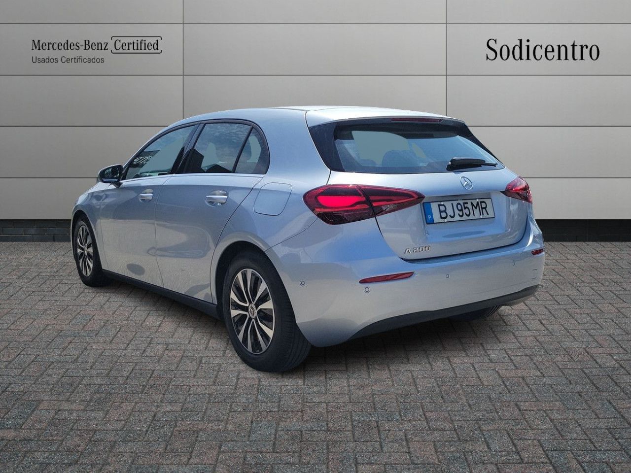 Imagem do ve&iacute;culo 3 / 20