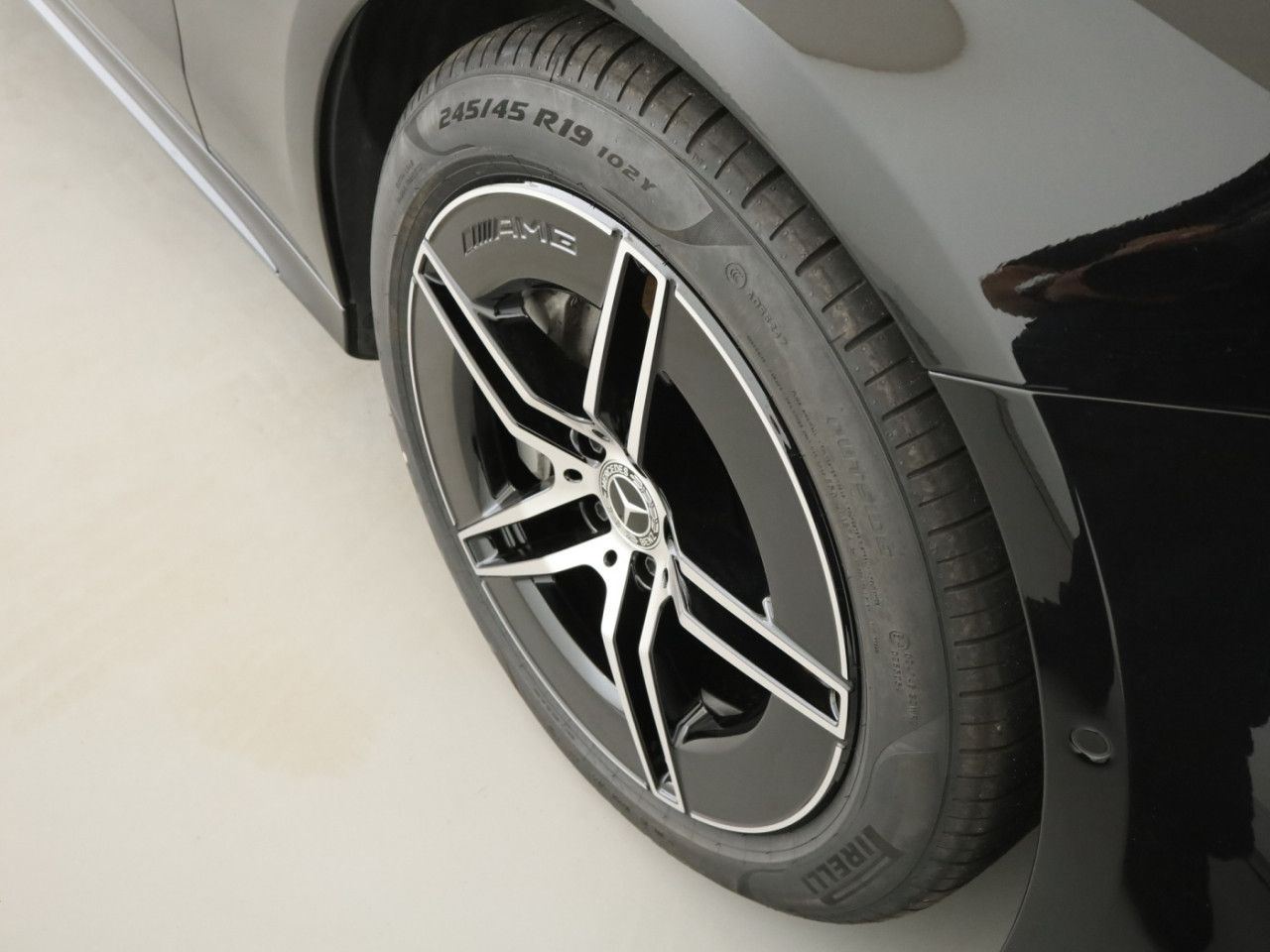 Mercedes-Benz E-Klasse – Bild 22