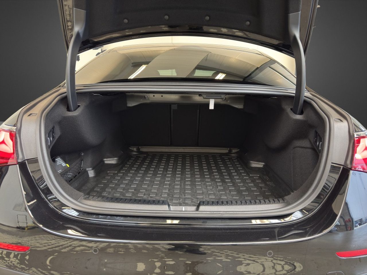 Mercedes-Benz E-Klasse – Bild 11