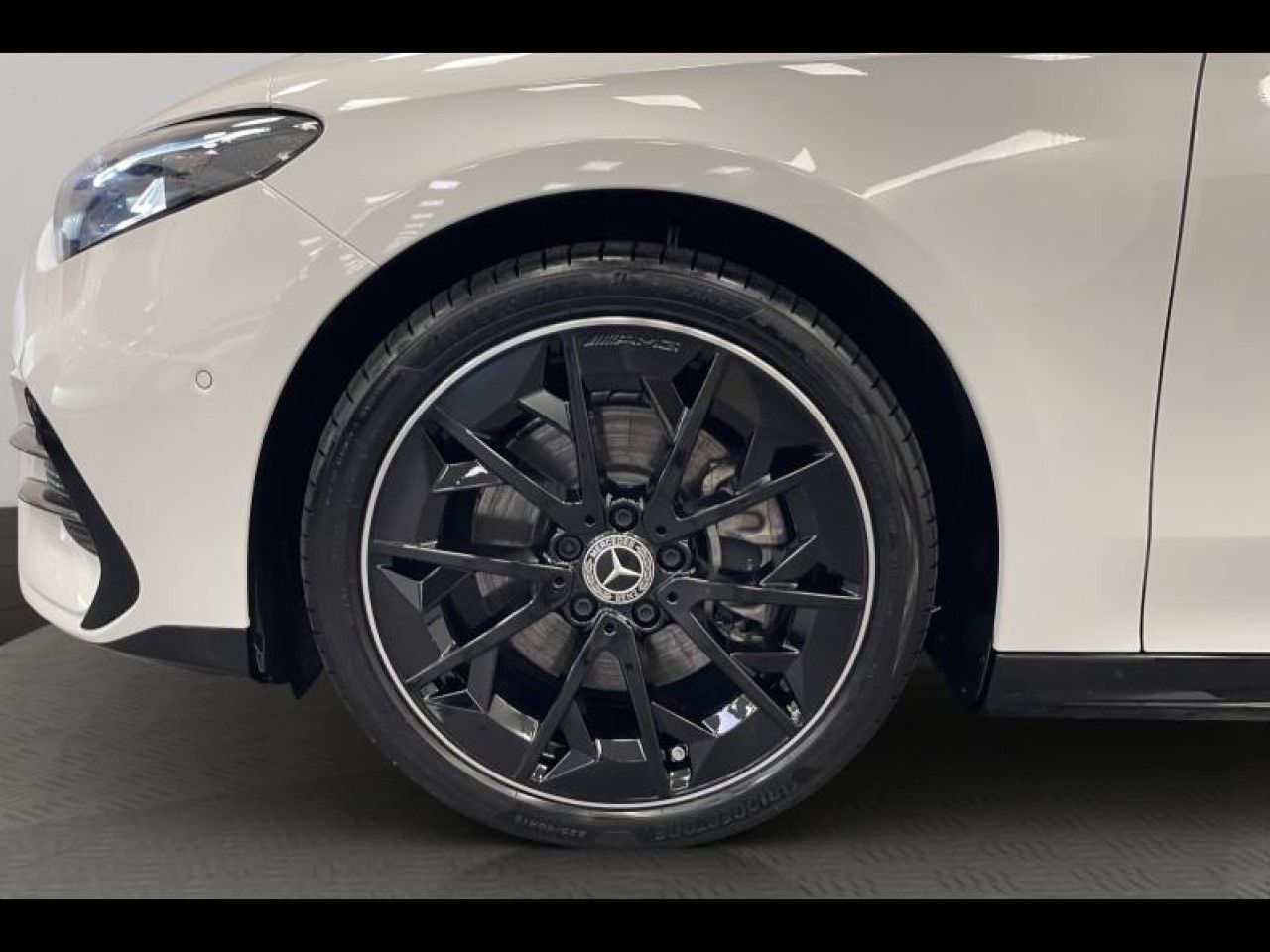 Photo du v&eacute;hicule 16 / 18