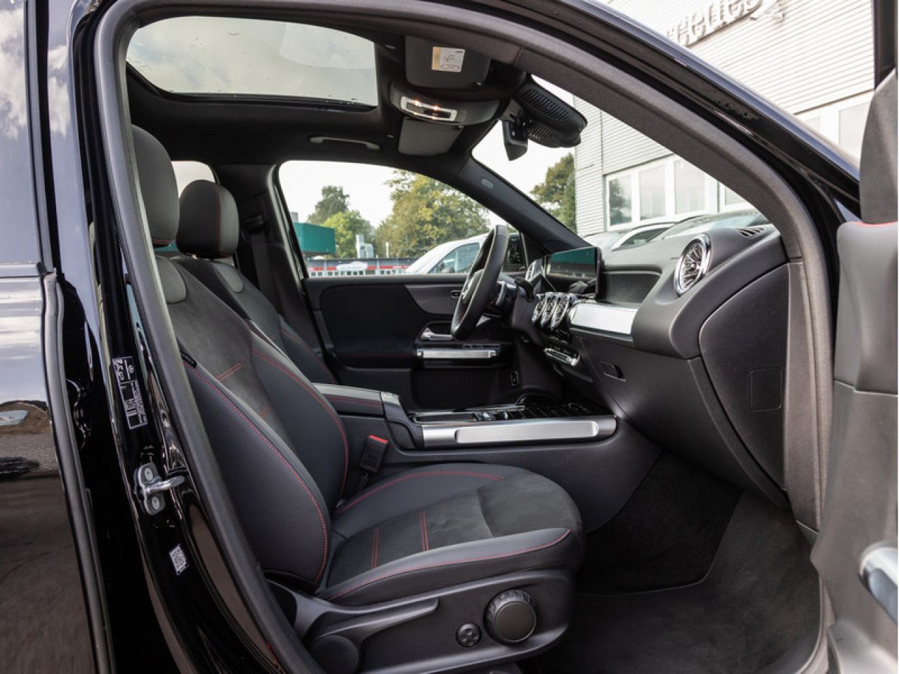 Mercedes-Benz GLB – Bild 8