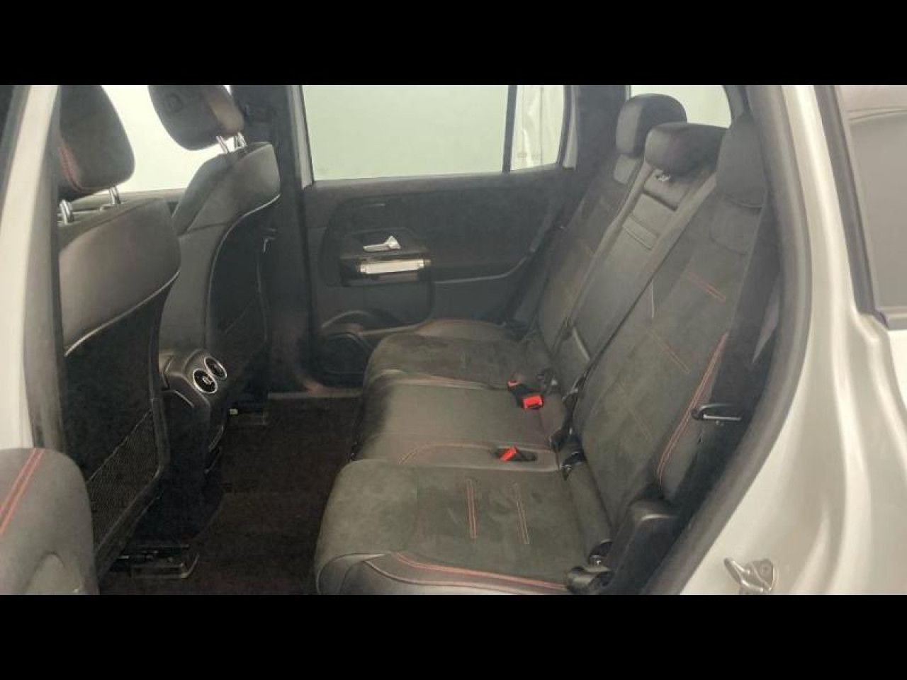 Photo du v&eacute;hicule 13 / 18