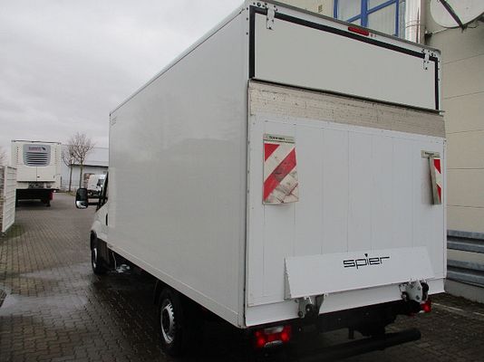 Vehicle image 4 / 5
