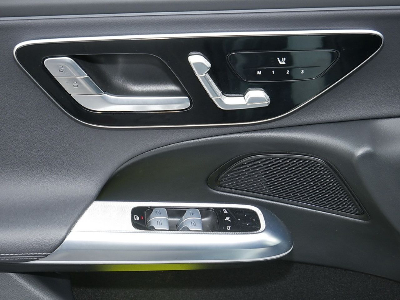 Mercedes-Benz E-Klasse – Bild 9