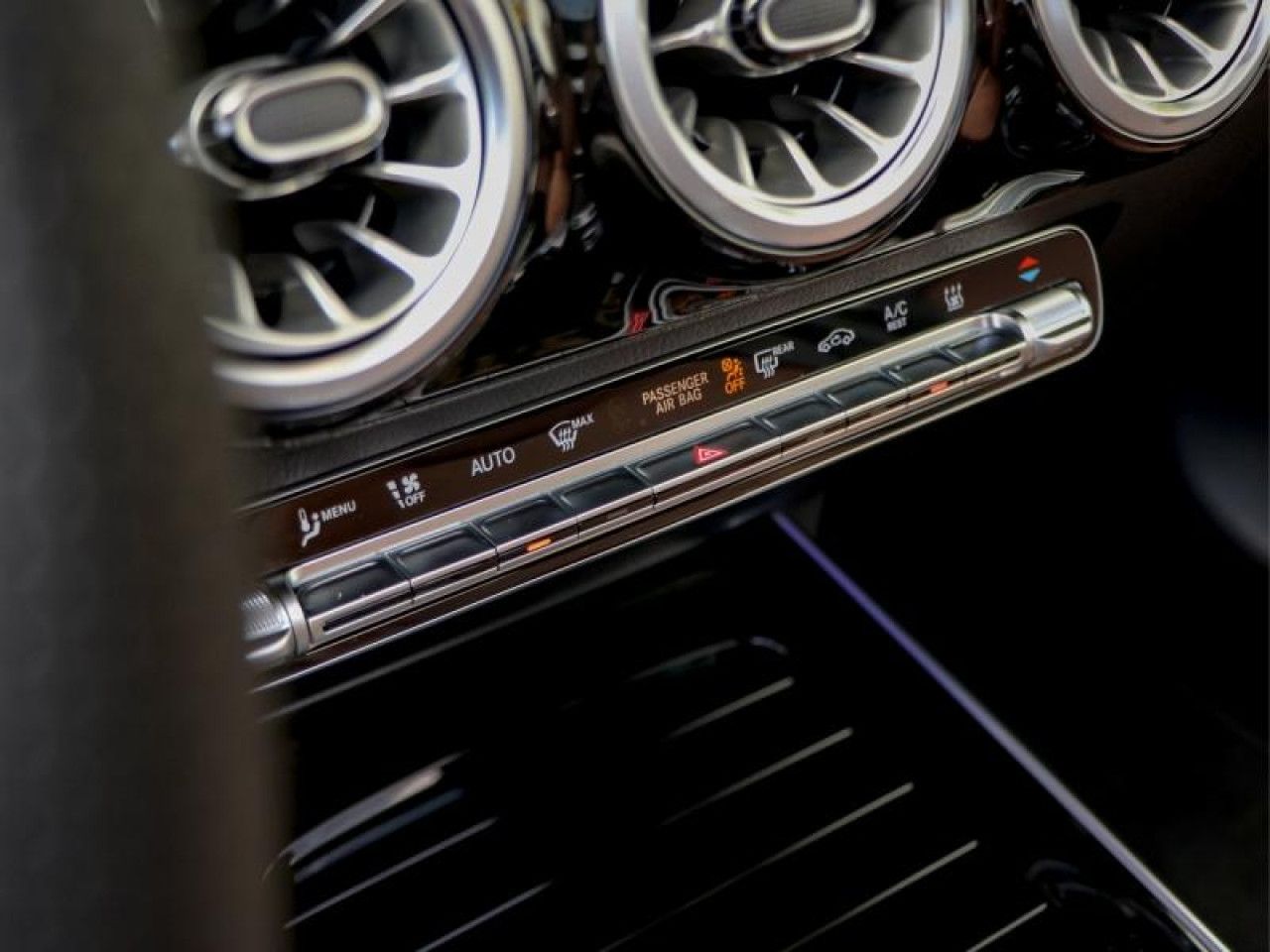 Photo du v&eacute;hicule 16 / 18