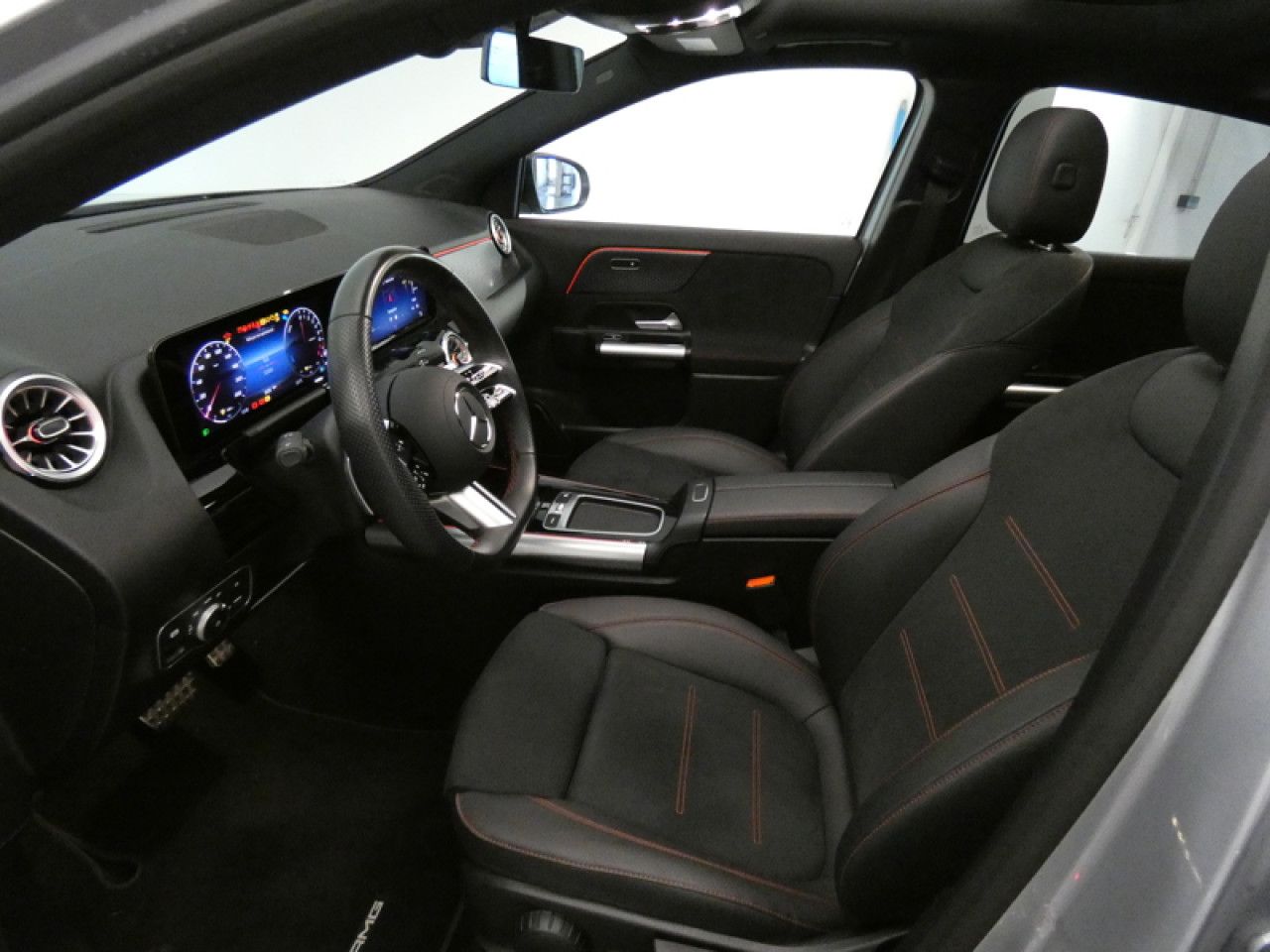 Photo du v&eacute;hicule 18 / 18