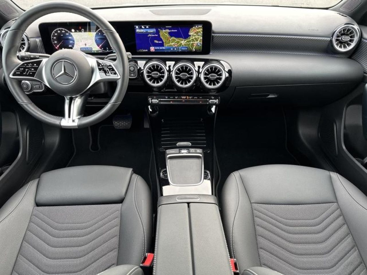 Photo du v&eacute;hicule 10 / 18