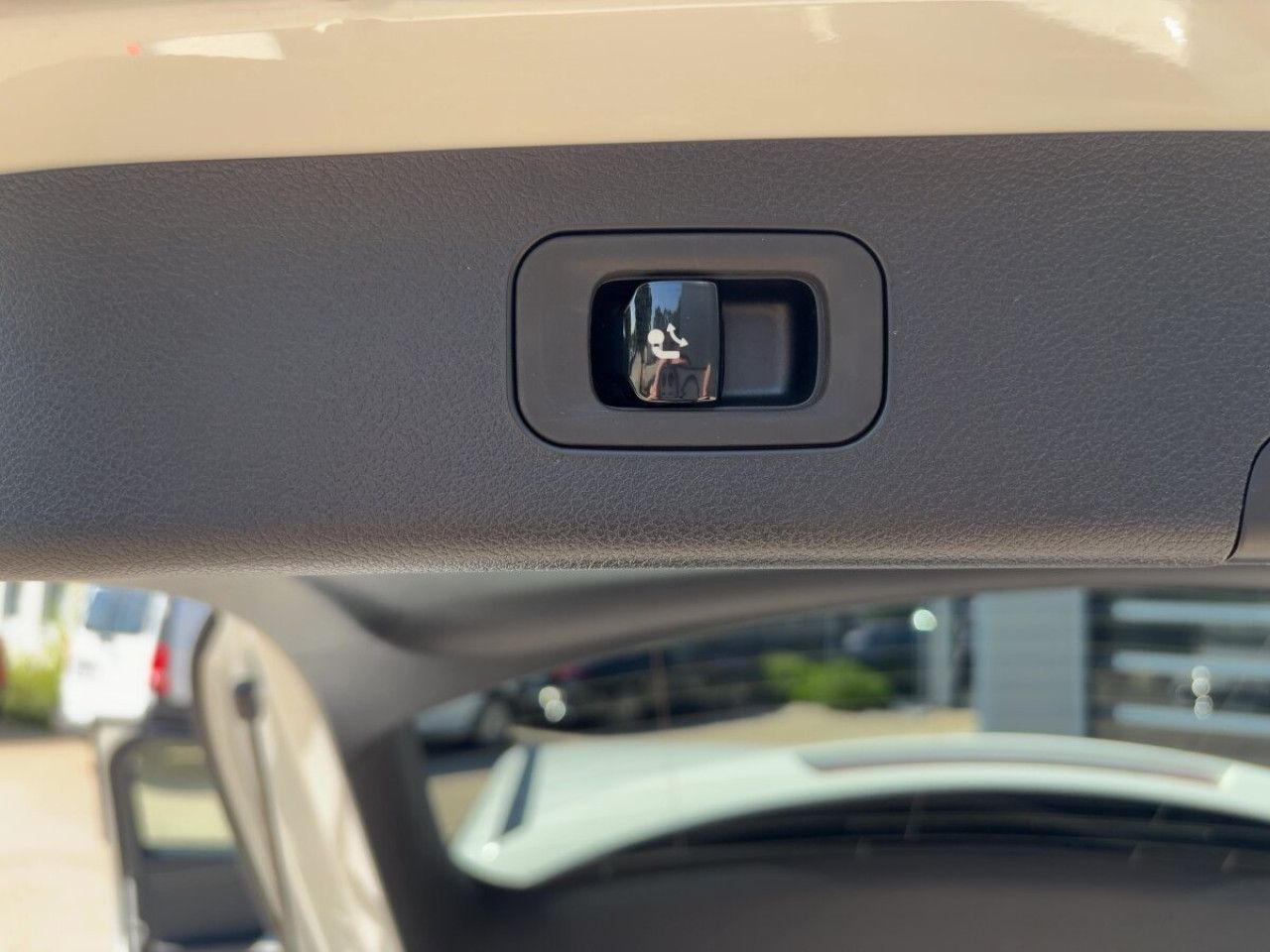 Mercedes-Benz E-Klasse – Bild 17