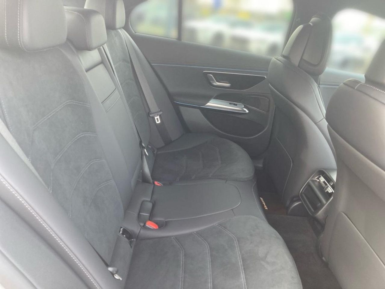 Mercedes-Benz E-Klasse – Bild 11