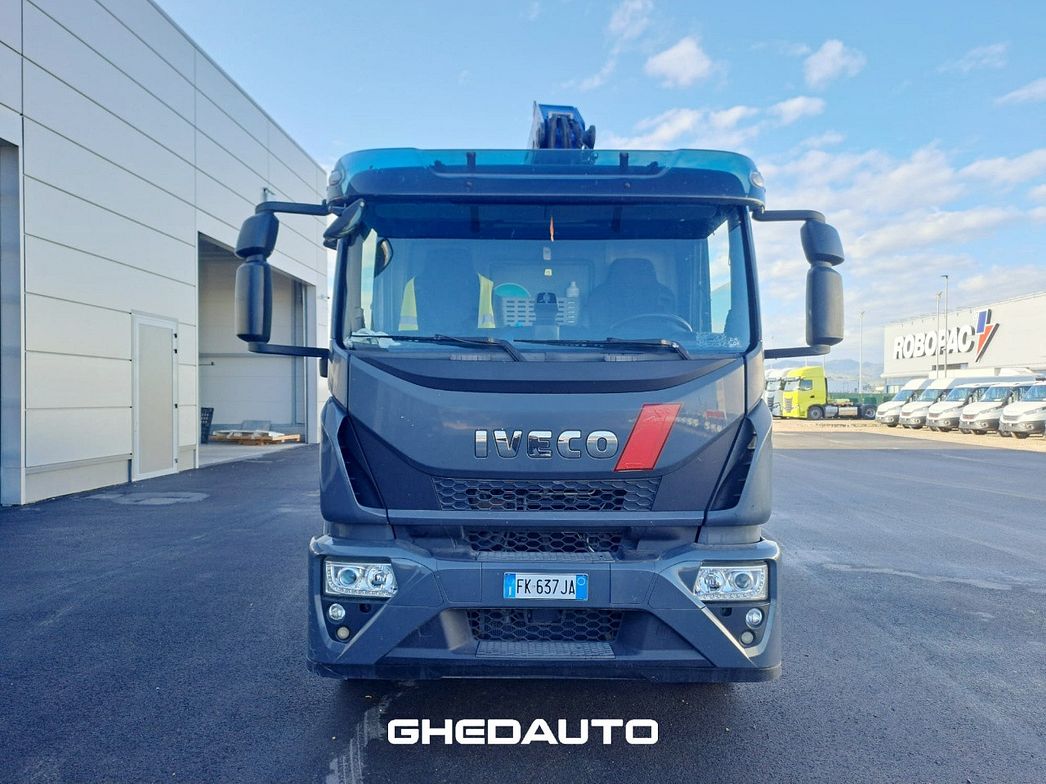 IVECO | EUROCARGO 180E28 CON GRU PM E CASSONE FISSO