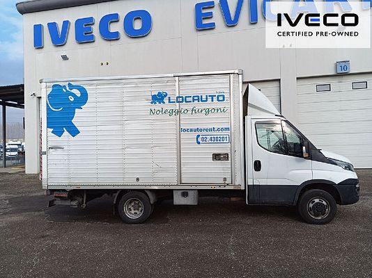 Vehicle image 3 / 10