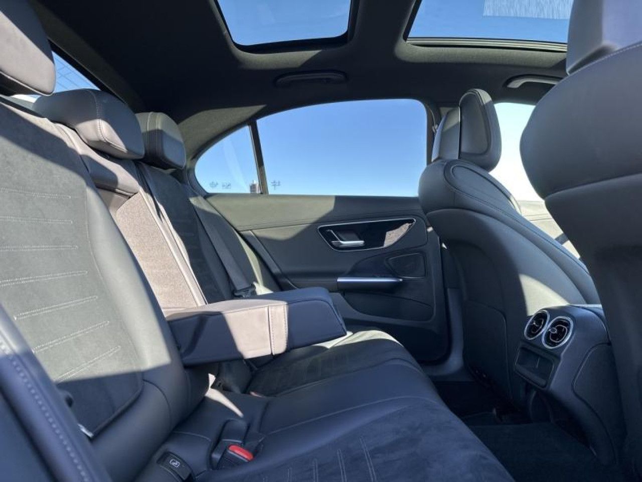 Photo du v&eacute;hicule 14 / 18