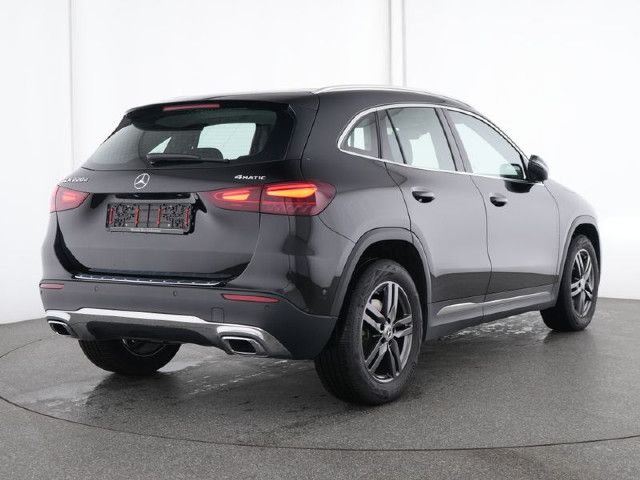 Mercedes-Benz GLA 220