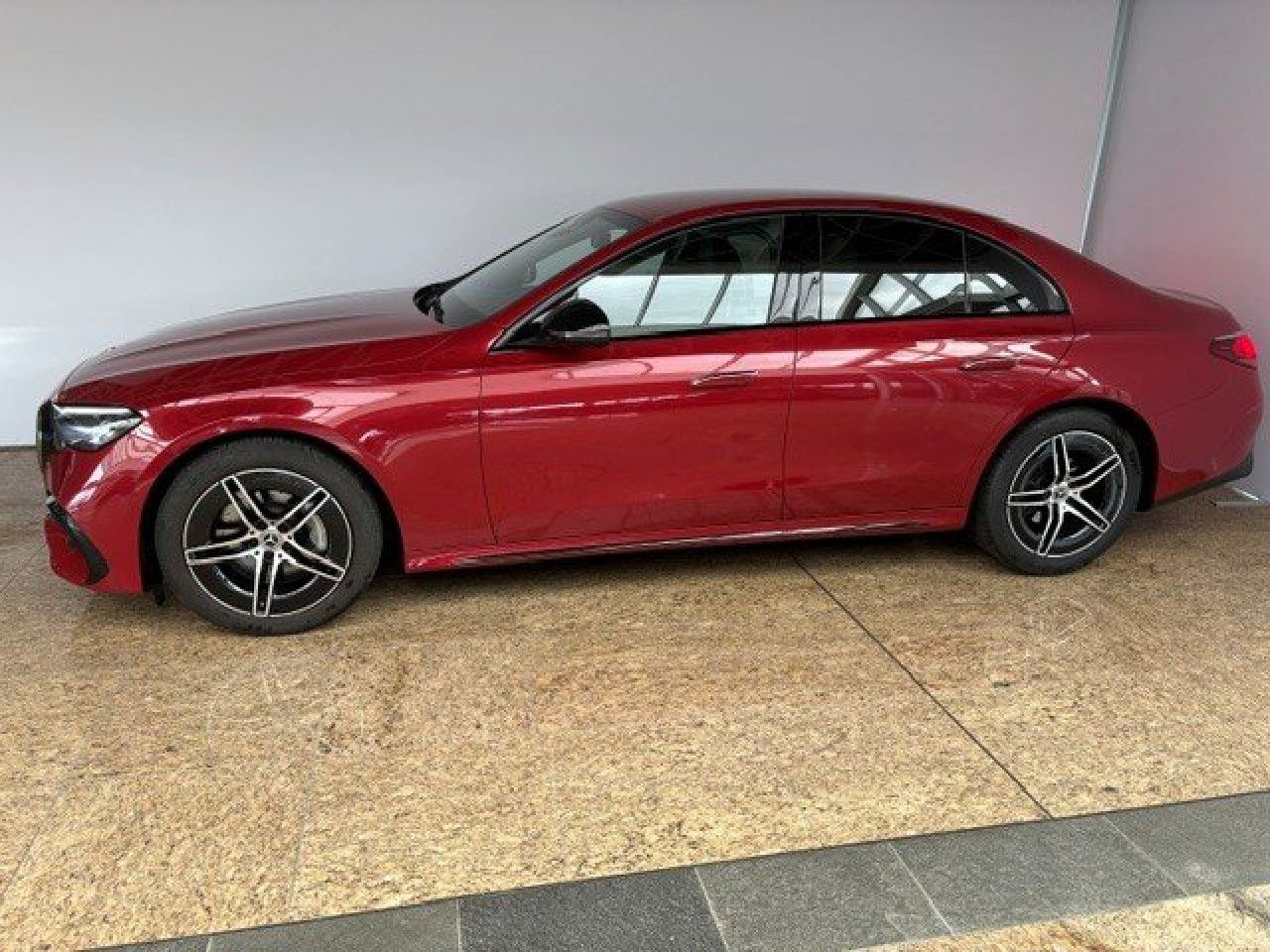 Mercedes-Benz E-Klasse – Bild 2