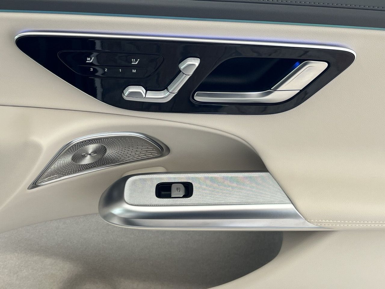 Mercedes-Benz E-Klasse – Bild 25