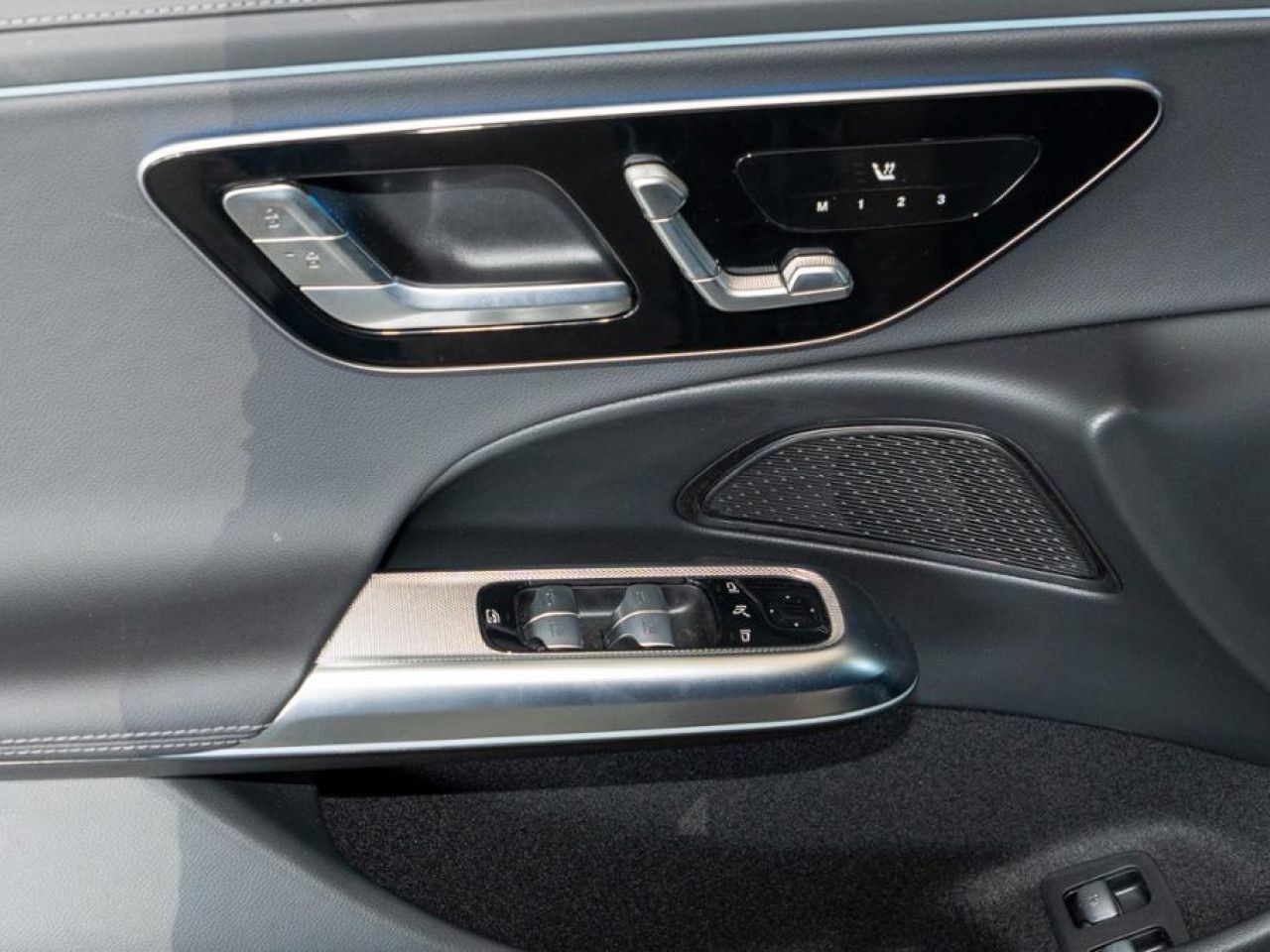 Mercedes-Benz E-Klasse – Bild 8
