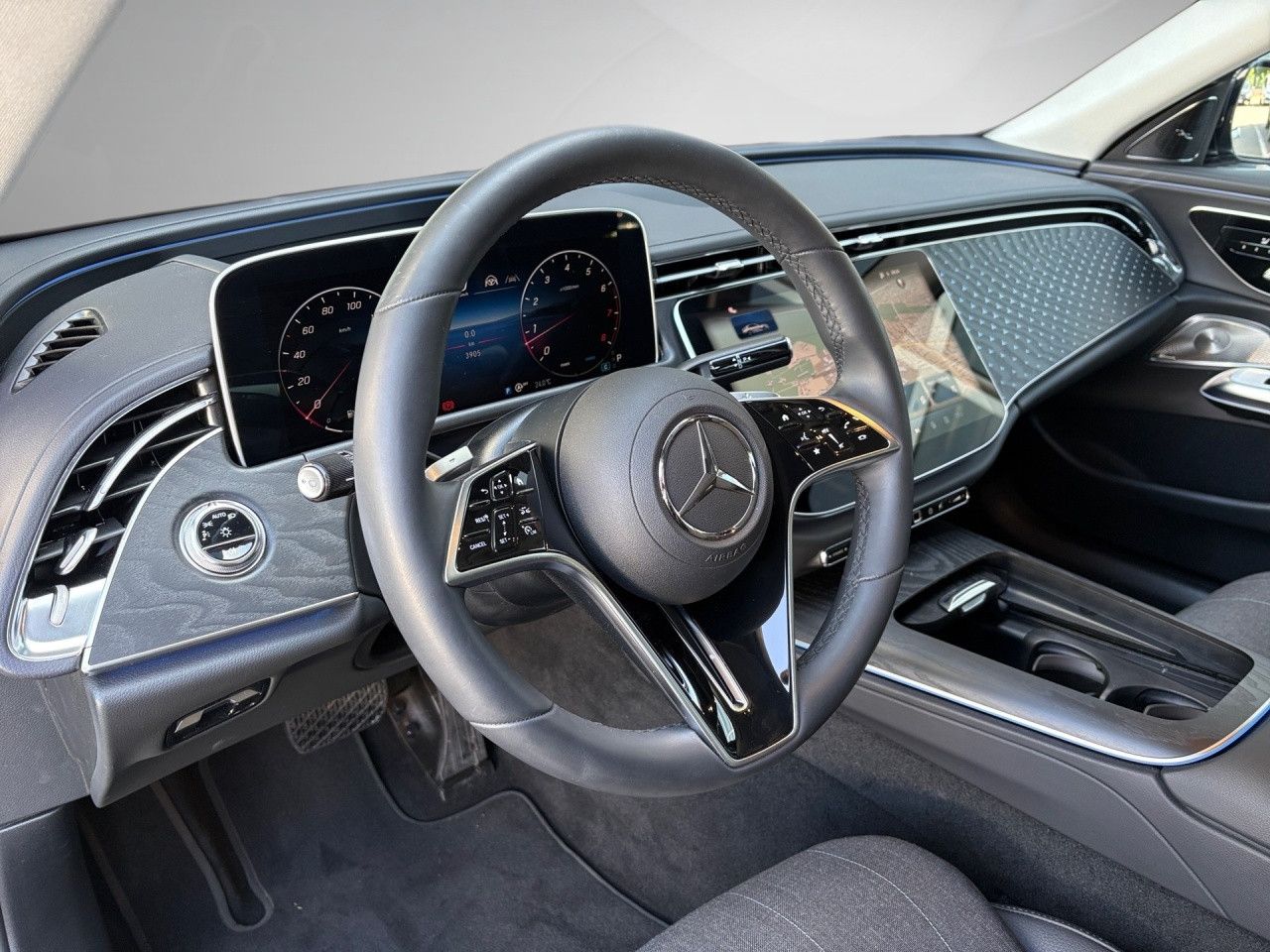 Mercedes-Benz E-Klasse – Bild 13