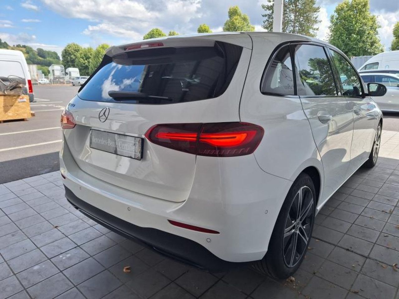 Photo du v&eacute;hicule 9 / 18