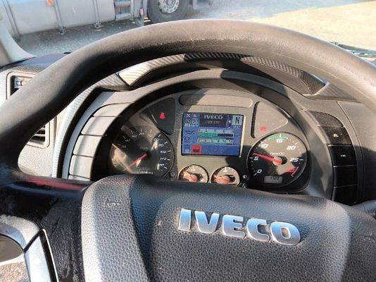 Vehicle image 15 / 17