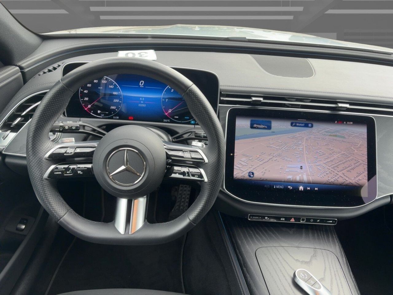 Mercedes-Benz E-Klasse – Bild 12