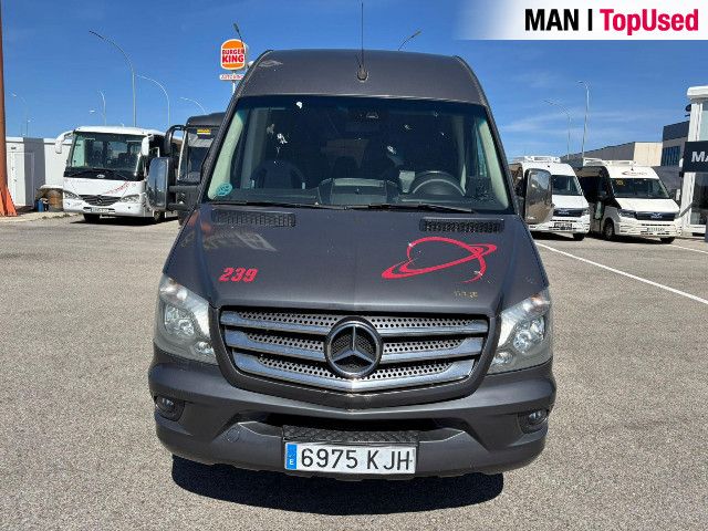 Mercedes-Benz Noge 2