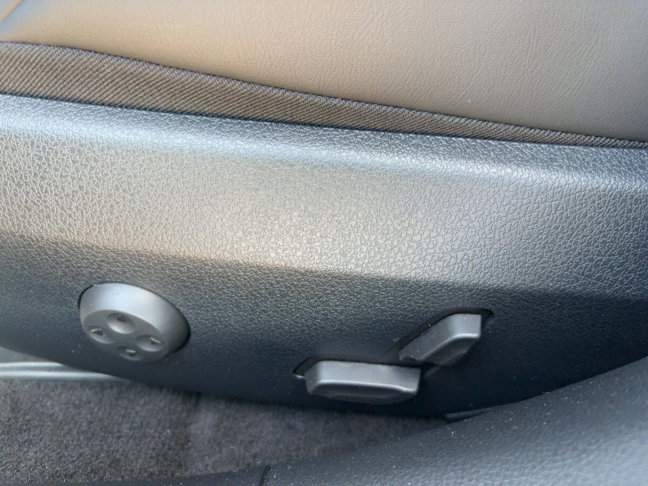 Mercedes-Benz E-Klasse – Bild 12