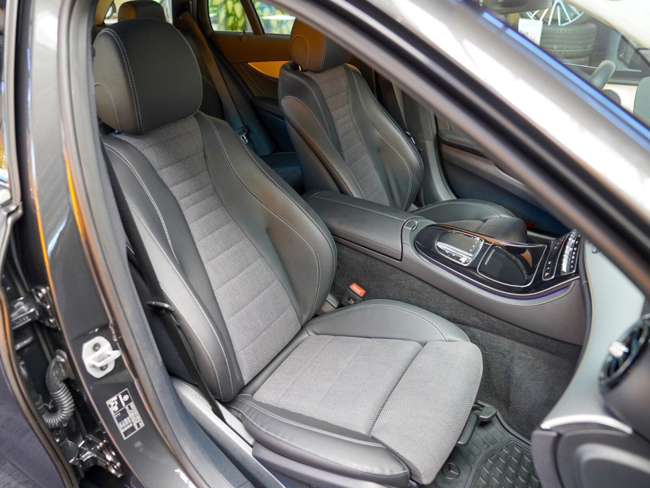 Mercedes-Benz E-Klasse – Bild 10