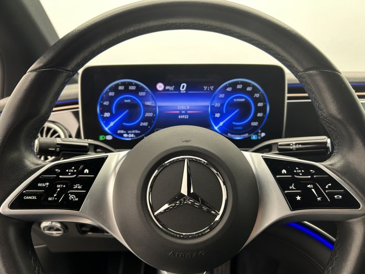 Photo du v&eacute;hicule 8 / 18