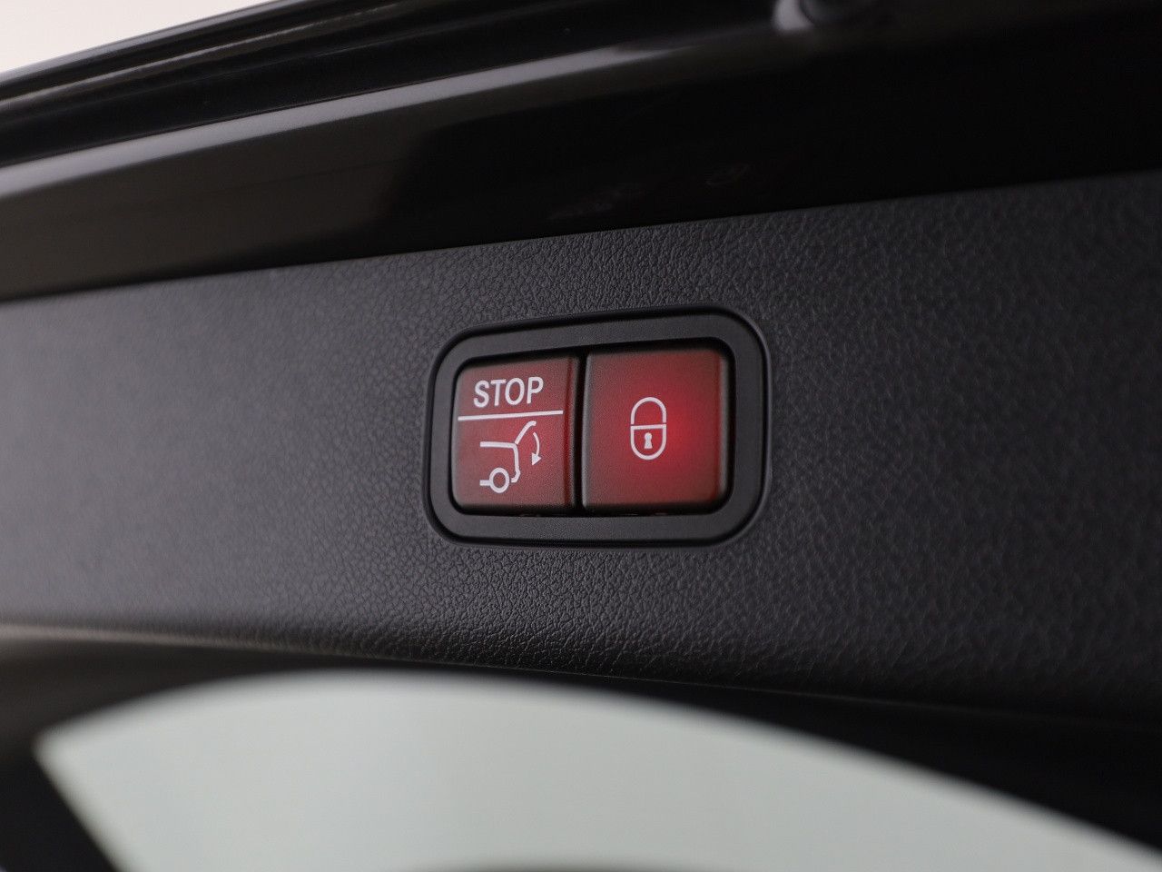 Mercedes-Benz E-Klasse – Bild 22