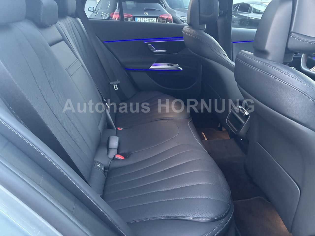 Mercedes-Benz E-Klasse – Bild 17
