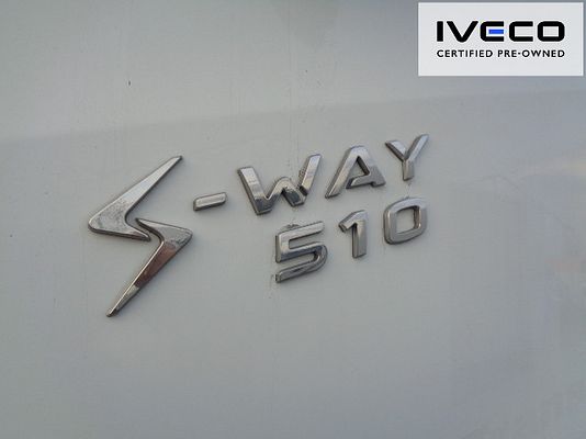 Vehicle image 6 / 15