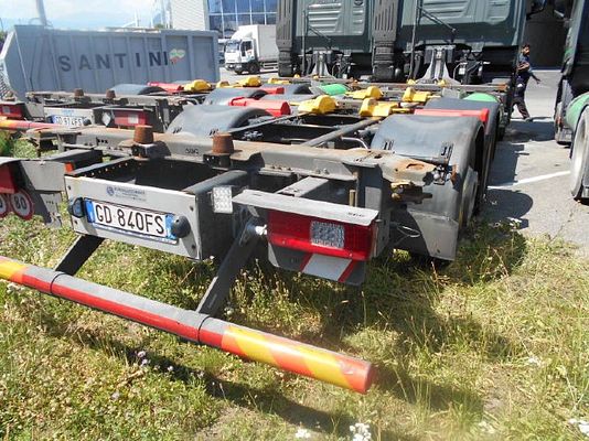 Vehicle image 6 / 9