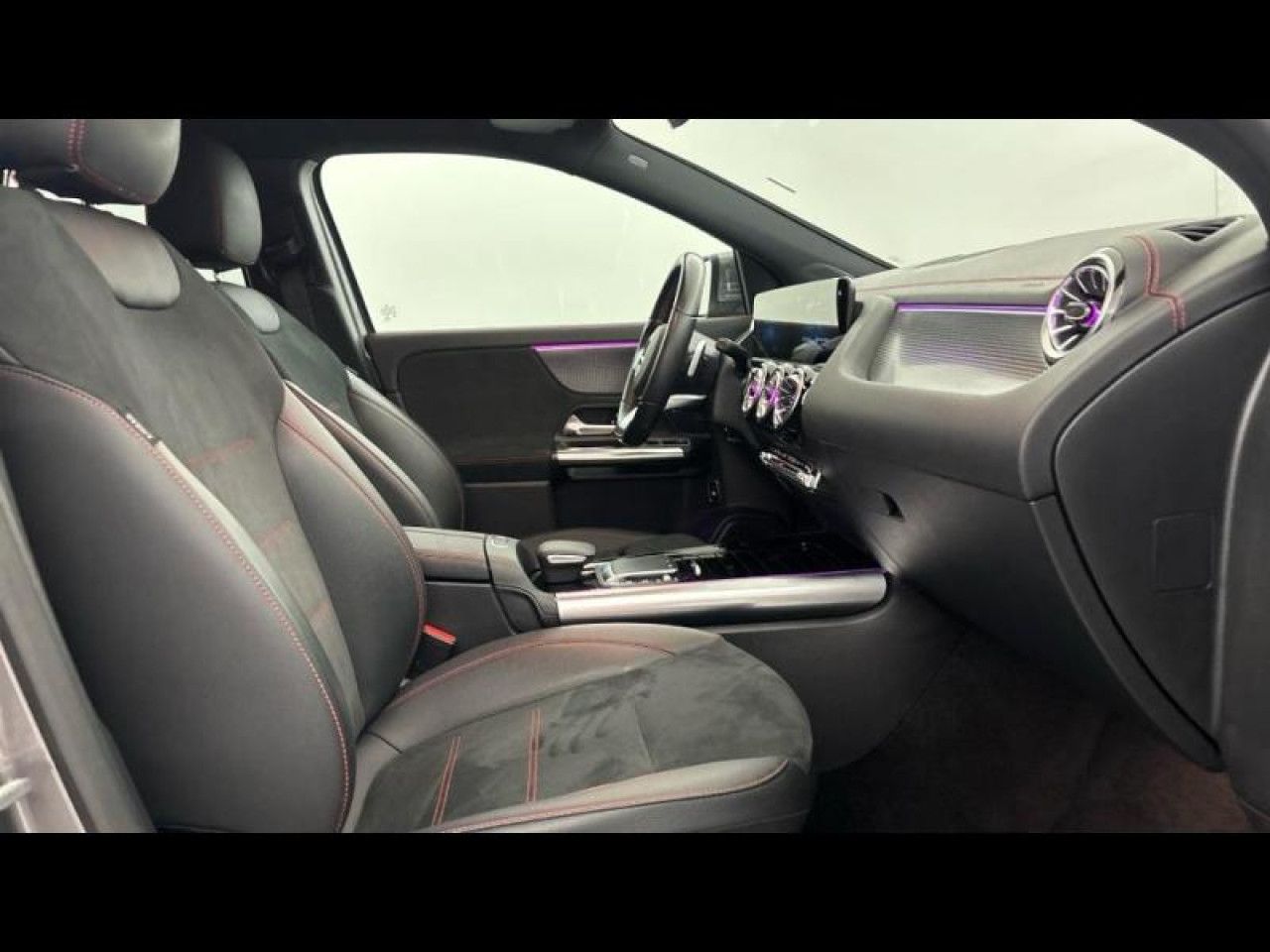 Photo du v&eacute;hicule 15 / 18