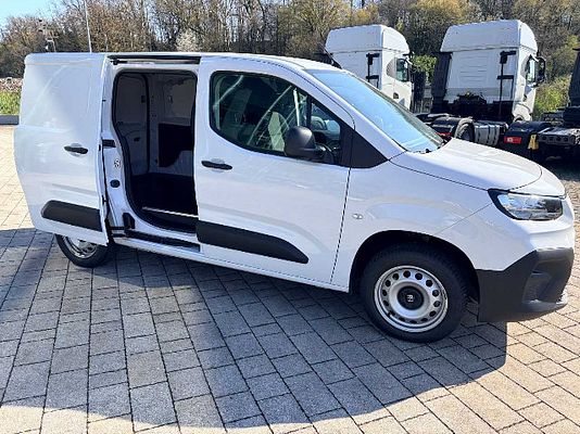 Vehicle image 4 / 11