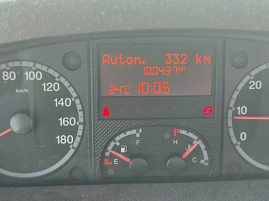 Vehicle image 9 / 10