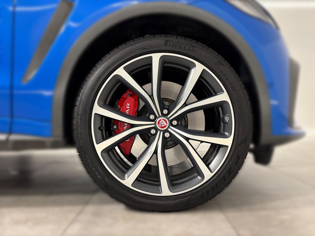 Jaguar | F-Pace P550 AWD SVR