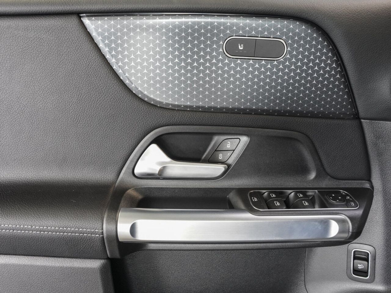 Mercedes-Benz GLB – Bild 14