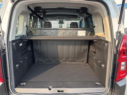 Vehicle image 7 / 15