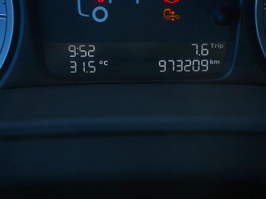 Vehicle image 9 / 14