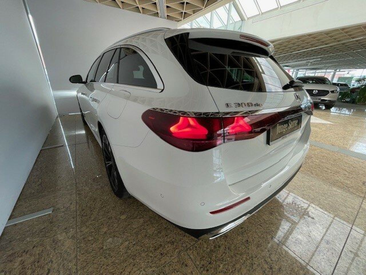Mercedes-Benz E-Klasse – Bild 10