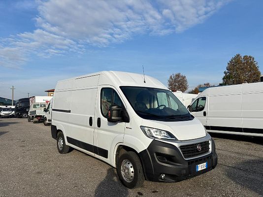 Vehicle image 2 / 14